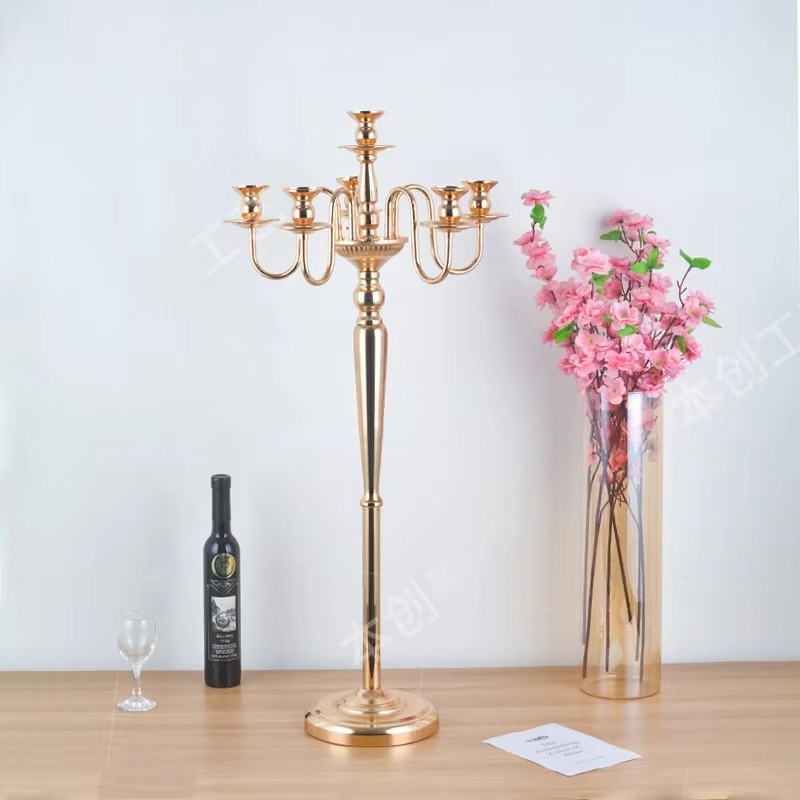 モダンなシルバーアイアンメタル製フロアスタンドキャンドルホル - Candle Supplies Europe のレビューと価格